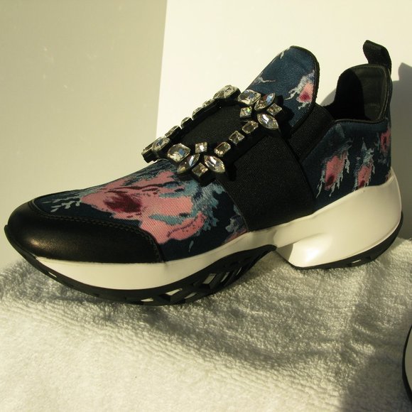 Meet your Posher, Bernadette - Picture 15 of 16